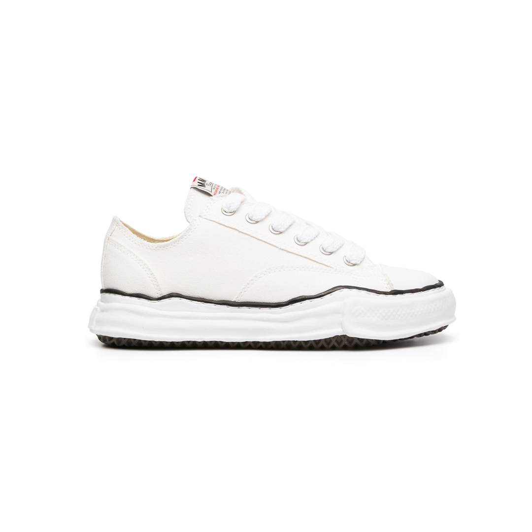 Low-Top Sneaker