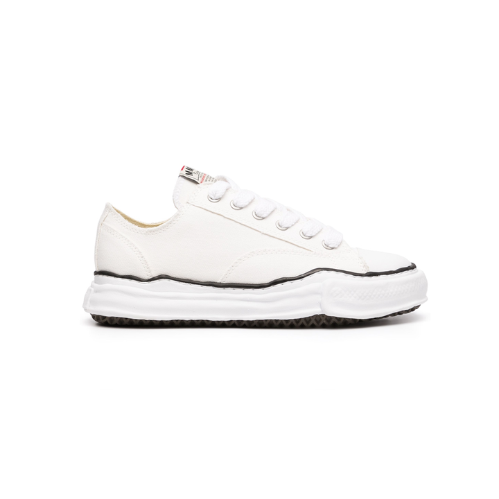 Low-Top Sneaker