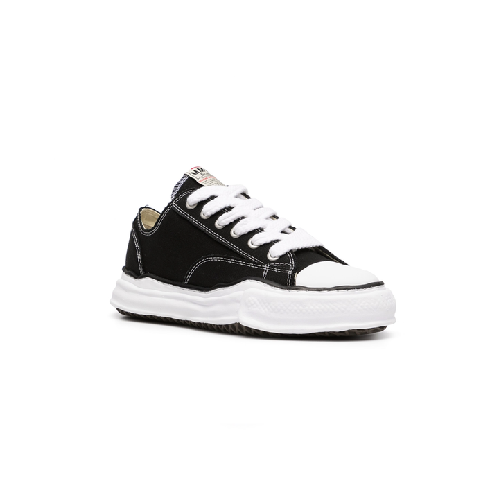 Low-Top Sneaker